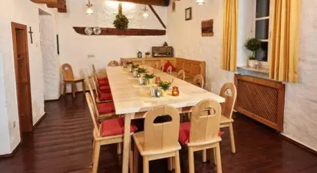 Hotel Gasthof Stocker, Book Hotel Hotels & Accommodations in Obertraubling, Hotel