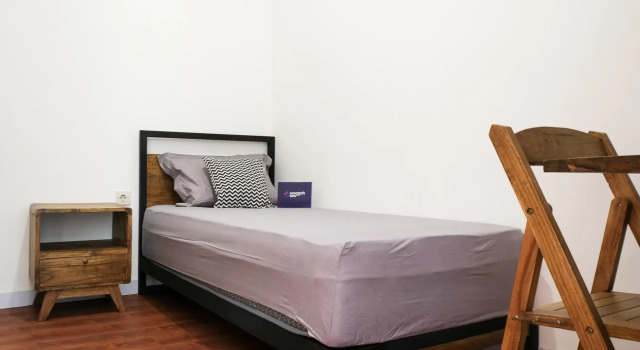 Lit en dortoir (dortoir féminin) Singgahsini Kozroom Brawijaya Malang