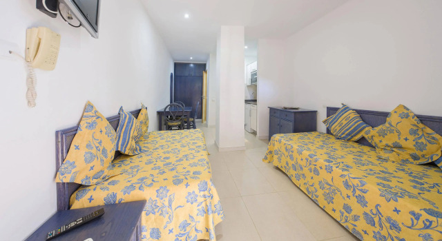 Playa Bella Apartments, Buchen Sie Ferienwohnung Hotels in Ibiza-Stadt mit Pool, Schwimmbad