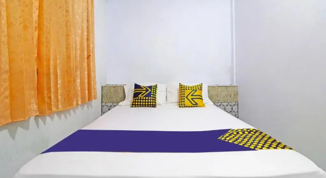 SPOT ON 91222 Kanjeng Mami Homestay Syaria, Rezerwuj Hotel Jambi 