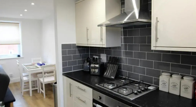 Modern 2 Bedroom Apartment In The Heart Of Greenwich, Varaa Huoneisto Asunnot kohteessa Merseyside, Huoneisto