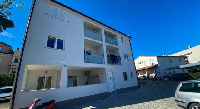 Apartments Korina and Dadi