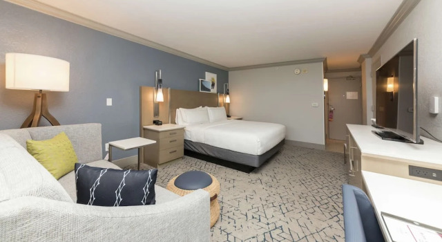 Двухместный номер Standard с балконом Hilton Melbourne Beach Oceanfront