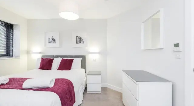 Roomspace - New Manor House