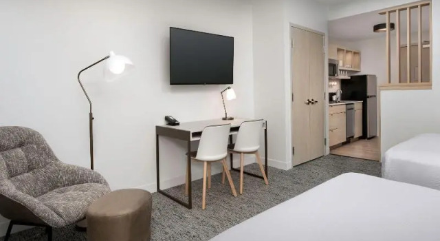 Четырёхместная студия SpringHill Suites by Marriott Cincinnati Mason