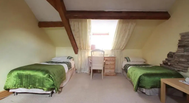 Семейный люкс Centre Of Britain Hotel
