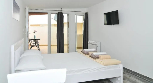 Студия Apartments Edera