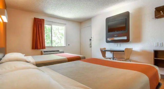 Четырёхместный номер Deluxe Motel 6-San Diego, CA - North