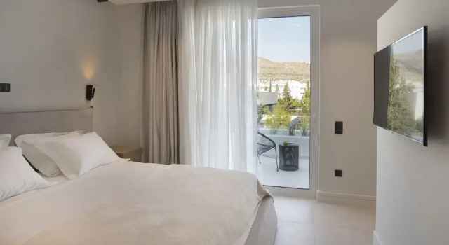 Номер Standard Пентхаус с балконом Glyfada South42