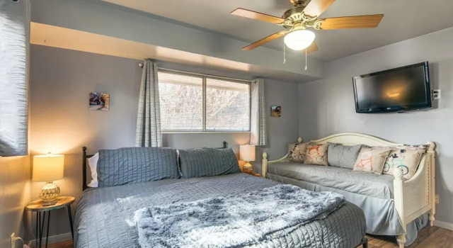 Kanab Home w/ Deck Near Zion National Park!, Varaa Hotelli Kanab 