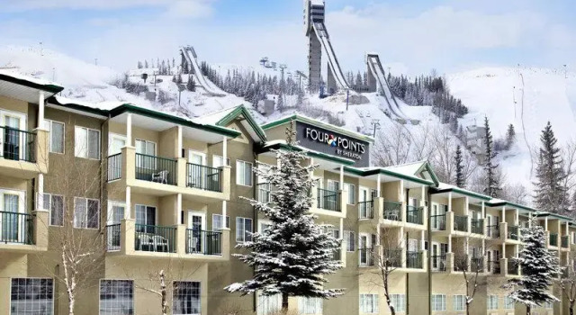 Четырёхместный номер Standard Four Points by Sheraton Hotel & Suites Calgary West