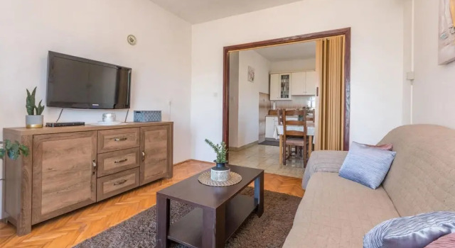 Amazing Apartment in Pasman With Wifi and 2 Bedrooms, Book Lejlighed Hoteller i Pasman Island med parkering, Parkering