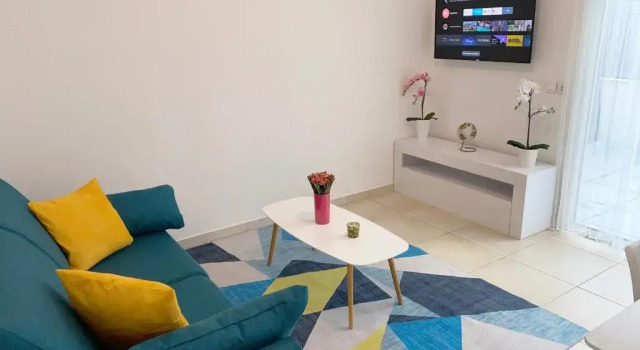 Апартаменты Appartement la plage de la pointe rouge