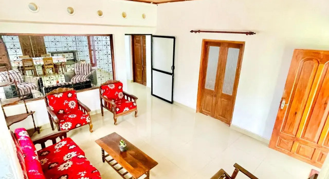Oriental Villa, Book Villa Sommerhuse i Thalaramba, Hytte