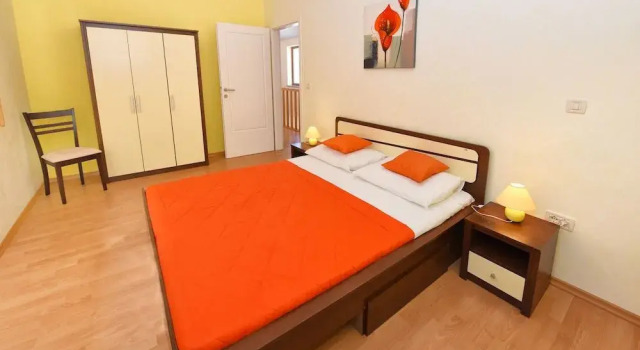 Villa 377