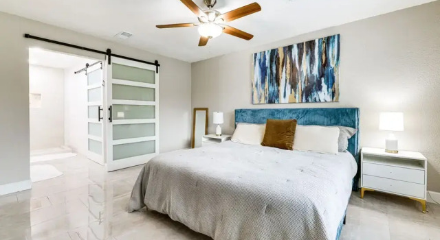 Backyard Oasis! Family-friendly Tempe Retreat, Забронировать Дом для отпуска Пруд в Темпе 