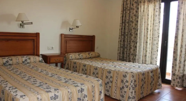 Двухместный номер Standard с балконом Hotel  Doña Aldonza