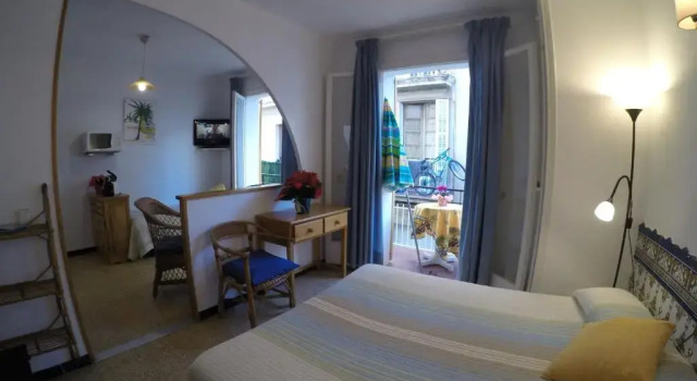 Apartamentos Montserrat, Забронировать Апартаменты/квартира Отели Ситжес с парковкой, рядом с Церковь Св. Варфоломея и Св. Текли, Парковка