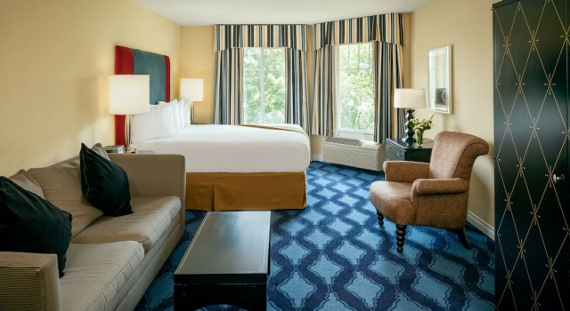 Двухместный номер Executive с видом на сад Plaza Inn & Suites at Ashland Creek