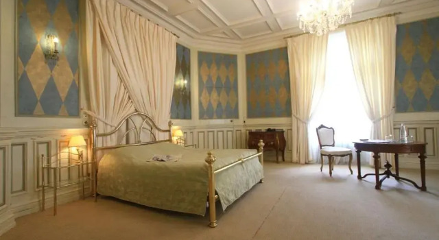 Полулюкс Hotel The Originals Château de Perigny