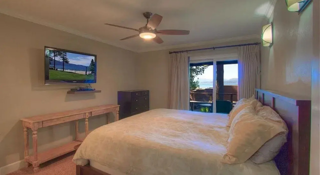 Chipmunk's Paradise 3 Bedroom Condo by RedAwning