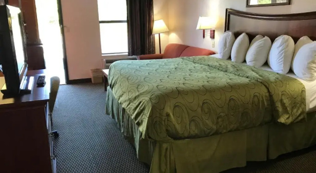 Номер Standard Clairmont Inn & Suites Warren