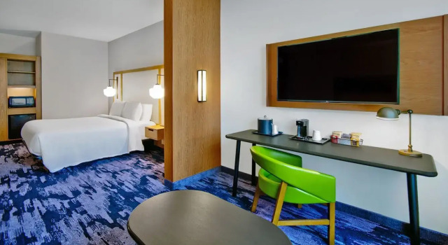 Люкс Fairfield by Marriott Inn & Suites Orlando at FLAMINGO CROSSINGS® Town Center