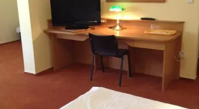 Четырёхместный номер Standard Hotel YORK