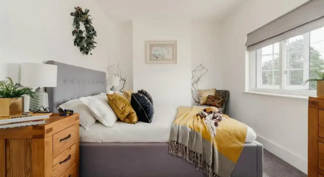 Littlefields - Stylish Modern Cottage With Large Garden Close to Beach