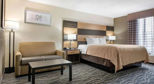 Люкс Quality Inn & Suites Lafayette I-65