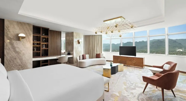 Двухместный люкс Deluxe Movenpick Hotel Centaurus Islamabad