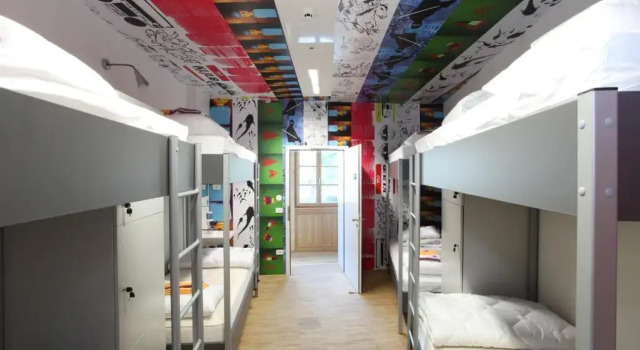 Кровать в общем номере MCC Hostel