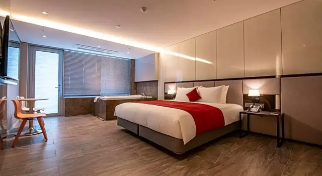 Двухместный номер Premier Ramada Suites by Wyndham Geoje