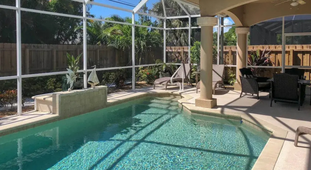 Superb Naples Home w/ Den & Private Saltwater Pool, Book Feriehus North Naples Florida