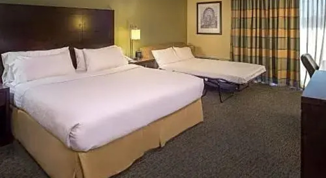 Двухместный номер Deluxe Drury Inn & Suites St. Louis Forest Park