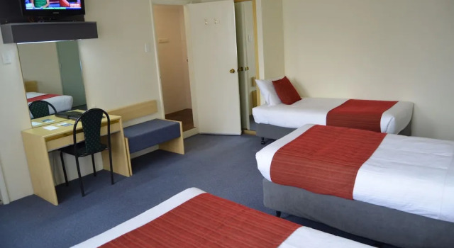 Трёхместный номер Premium Devere Hotel