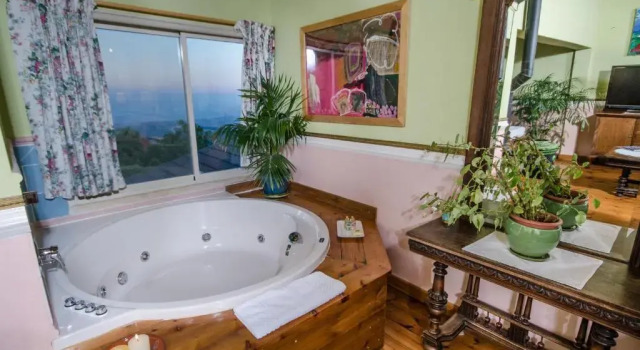 Люкс HaSeuda HaAchrona Suites
