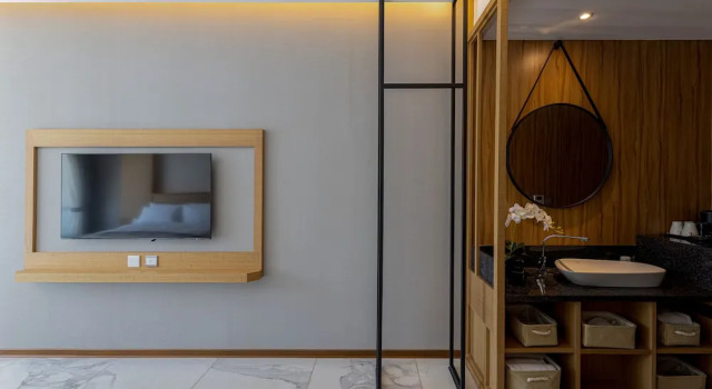 Четырёхместный семейный номер Standard с видом на озеро Sun Moon Lake Apollo Resort Hotel
