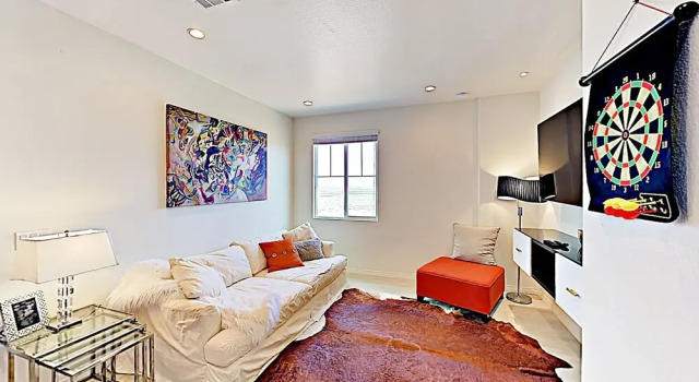 Stunning Beach W/ Pool, Views, Bar & Arcade 3 Bedroom Condo, Book Apartment Imperial Beach San Diego Metropolitan Area
