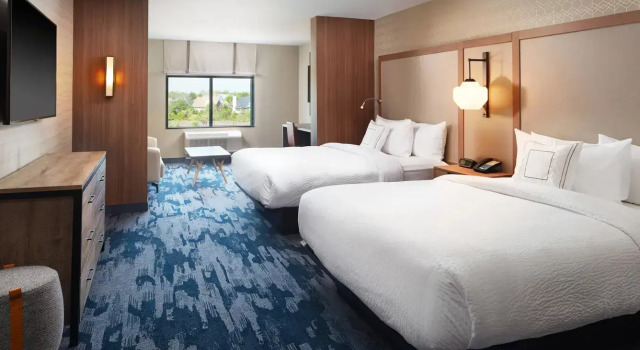 Четырёхместный люкс Fairfield Inn & Suites By Marriott Louisville Northeast