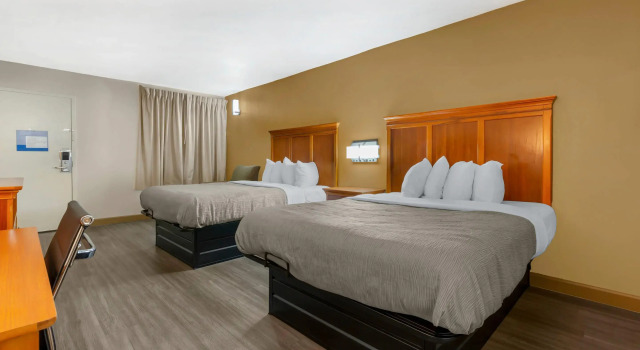 Четырёхместный номер Standard Quality Inn Lumberton North