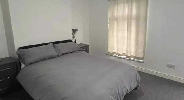 Modern Cosy Spacious 4 Bedroom House