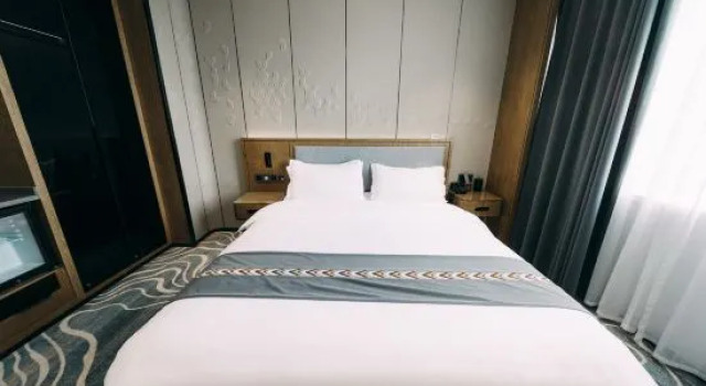 Люкс Deluxe Yichun Yuhao Business Hotel