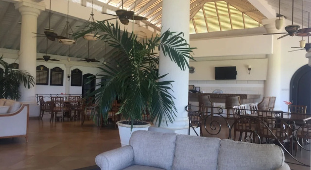 Royal Westmoreland - Mahogany Drive 8 by Island Villas, Rezerwuj Hotel Hotele w Saint James z parkingiem, Parking