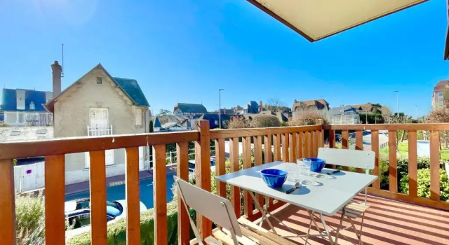 ECHAPPEE CHIC - Balcon - 150 m Casino Deauville & Plage, Забронировать Апартаменты/квартира Отели в центре Довиль, в центре