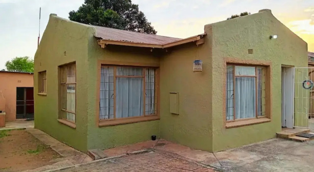 Olivia Pines Guesthouse, Buchen Sie Pension Krugersdorp West Rand