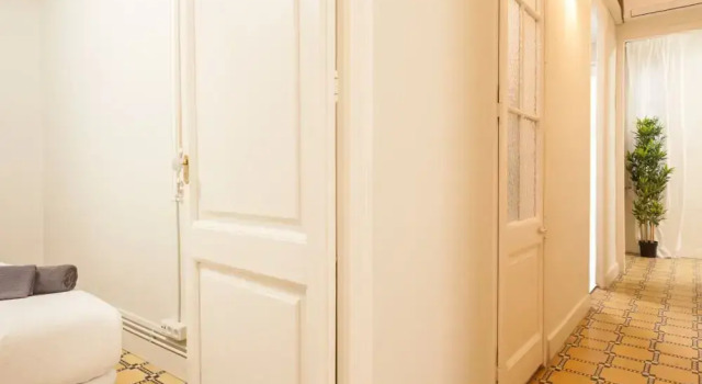 Centric Apartment Gaudi, Забронировать Апартаменты/квартира Сантс-Монжуик , рядом с Парк скульптур