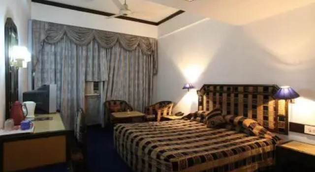 Hotel Jammu Ashok, Забронировать Отель Отели Джамму 4 звезды, 4*