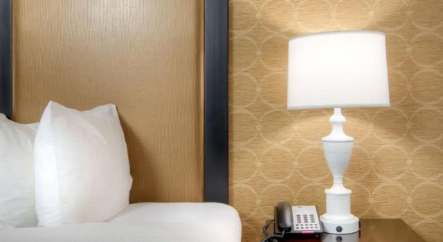 Люкс с балконом Best Western Plus Palm Court Hotel