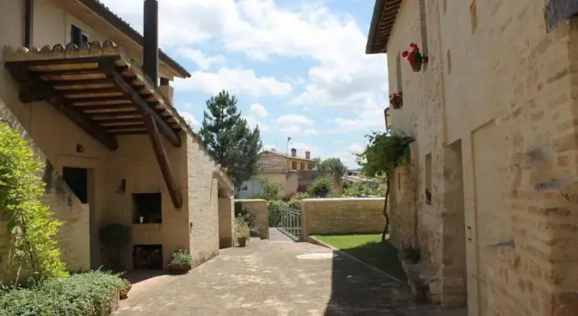 Locanda Del Monte, Varaa Hotelli Montefalco Umbria